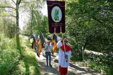 Festgottesdienst zum 1.000 Todestag des Heiligen Heimerads auf dem Hasunger Berg (Foto: Karl-Franz Thiede) Festgottesdienst zum 1.000 Todestag des Heiligen Heimerads auf dem Hasunger Berg (Foto: Karl-Franz Thiede)
